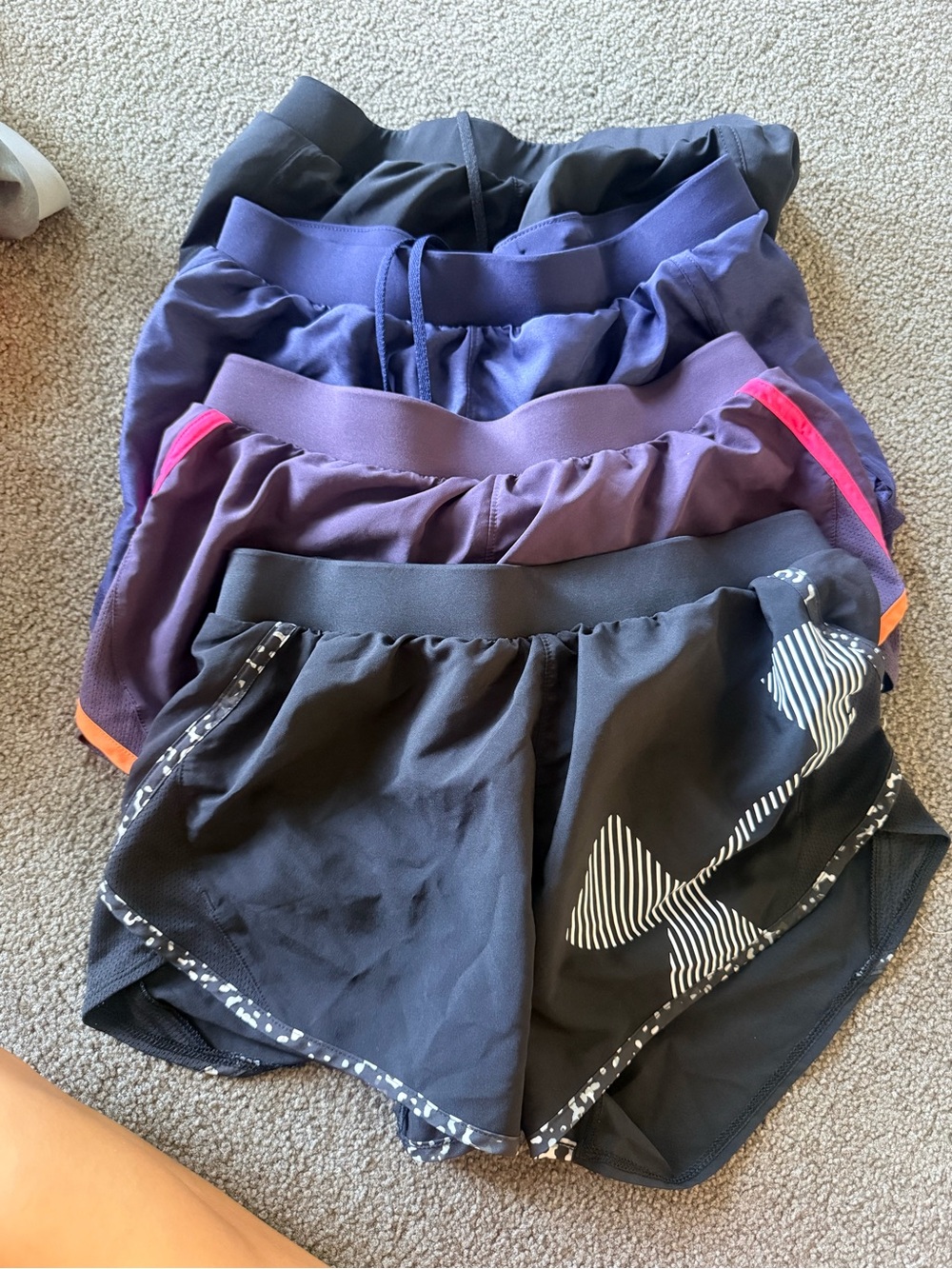 Lot of 4 Under Armour Women's Loose Fit Heatgear Athletic Shorts size S